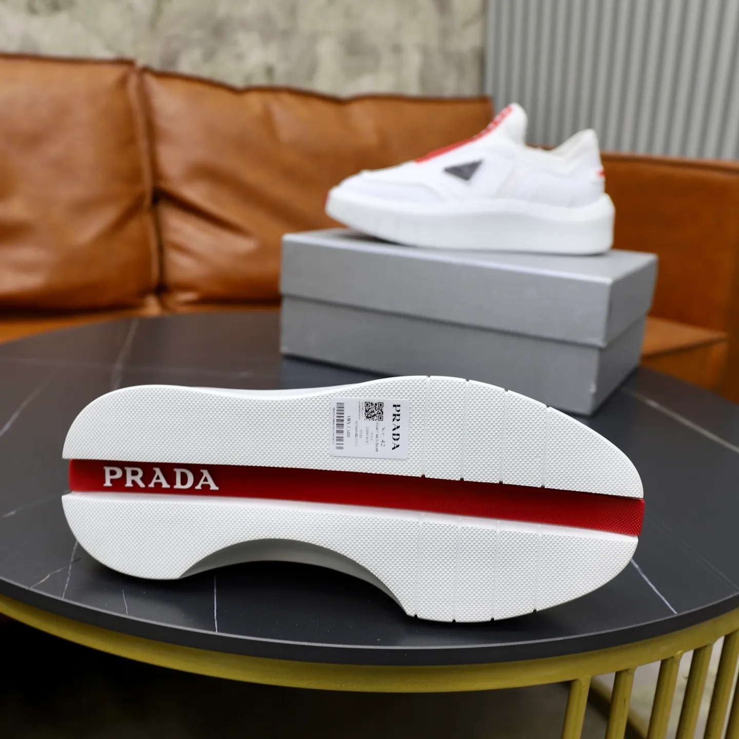 Men's shoes: 620💰🙅‍♂️🙅‍♂️🙅‍♂️ Brand: PRADA Standard code: 38–44 (45 can be customized) Level: Same as the official website Material: Original cowhide fabric Comfortable sheepskin lining Lightweight wear-resistant outsole Style category: Men's fashionable casual shoes and boots Running sneakers Distinguished luxury brand elements Top luxury Color: actual picture color